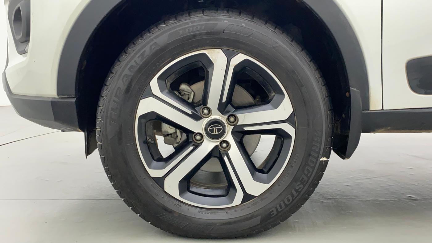 2021 Tata NEXON XZA+ (O) 1.2 RTN, Petrol, Automatic, 21,335 km, Left Front Wheel