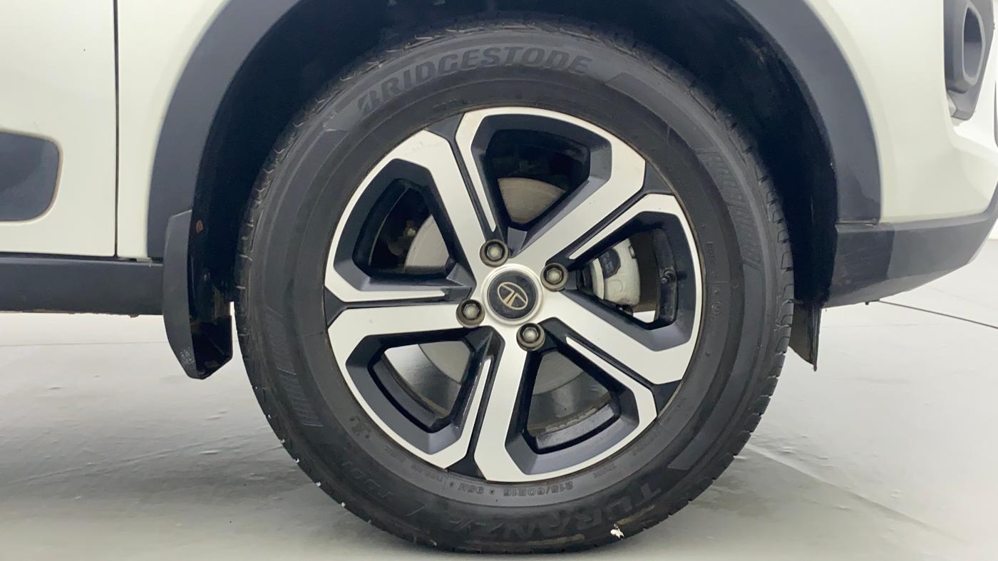 2021 Tata NEXON XZA+ (O) 1.2 RTN, Petrol, Automatic, 21,335 km, Right Front Wheel