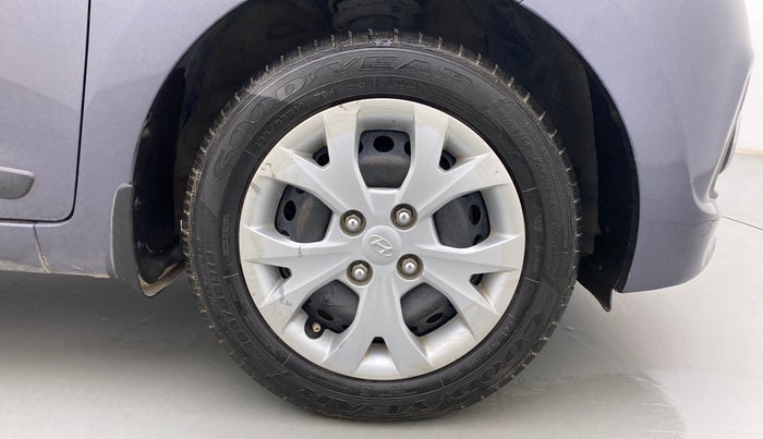 2015 Hyundai Grand i10 SPORTZ 1.2 KAPPA VTVT, Petrol, Manual, 75,475 km, Right Front Wheel