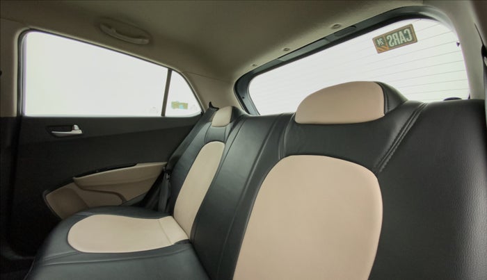 2015 Hyundai Grand i10 SPORTZ 1.2 KAPPA VTVT, Petrol, Manual, 75,475 km, Right Side Rear Door Cabin
