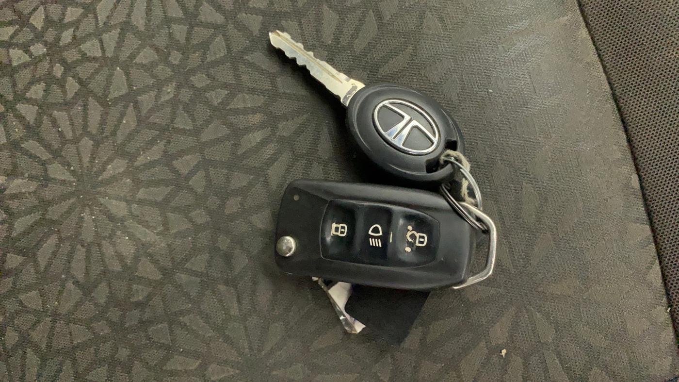 2014 Tata Zest XM PETROL, Petrol, Manual, 75,967 km, Key Close Up