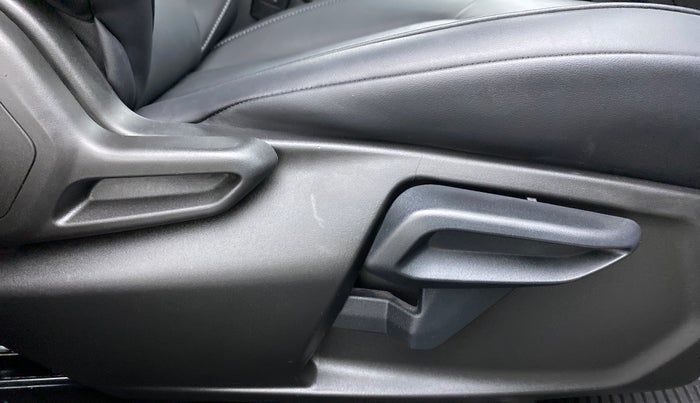 2022 Tata NEXON XZA PLUS (O) DIESEL DARK EDITION, Diesel, Automatic, 28,305 km, Driver Side Adjustment Panel