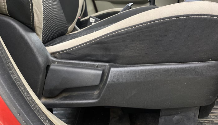 2020 Renault TRIBER RXZ, Petrol, Manual, 59,218 km, Driver Side Adjustment Panel