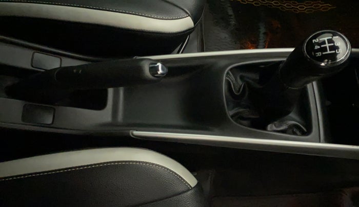 2018 Maruti Baleno ALPHA PETROL 1.2, Petrol, Manual, 23,144 km, Gear Lever