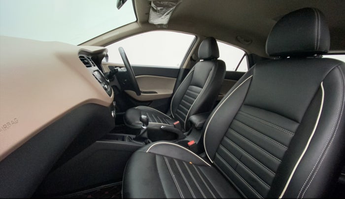 2020 Hyundai Elite i20 ASTA 1.2 (O), Petrol, Manual, 41,863 km, Right Side Front Door Cabin