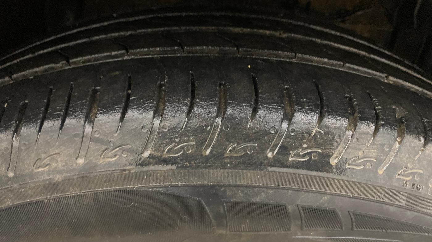 2023 Maruti BREZZA LXI, Petrol, Manual, 34,406 km, Right Front Tyre Tread