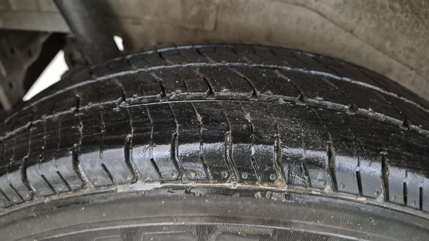 2014 Maruti Wagon R 1.0 LXI CNG, CNG, Manual, 74,132 km, Right Rear Tyre Tread