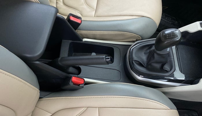 2024 KIA CARENS PRESTIGE 1.5 PETROL 7 STR, Petrol, Manual, 53,058 km, Gear Lever