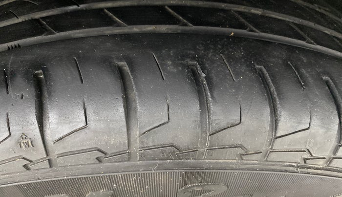 2024 KIA CARENS PRESTIGE 1.5 PETROL 7 STR, Petrol, Manual, 53,058 km, Right Front Tyre Tread