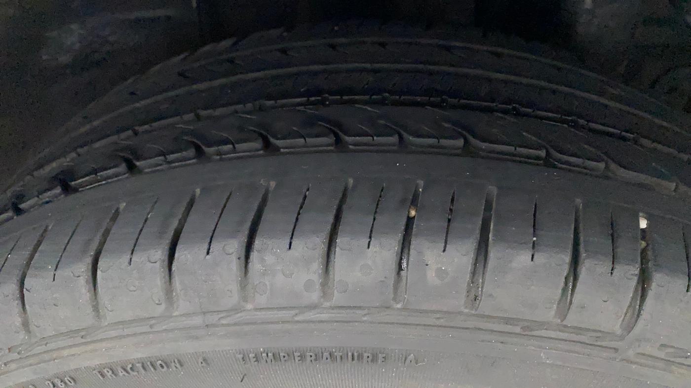 2019 Hyundai Elite i20 ASTA (O) CVT, Petrol, Automatic, 34,035 km, Left Rear Tyre Tread