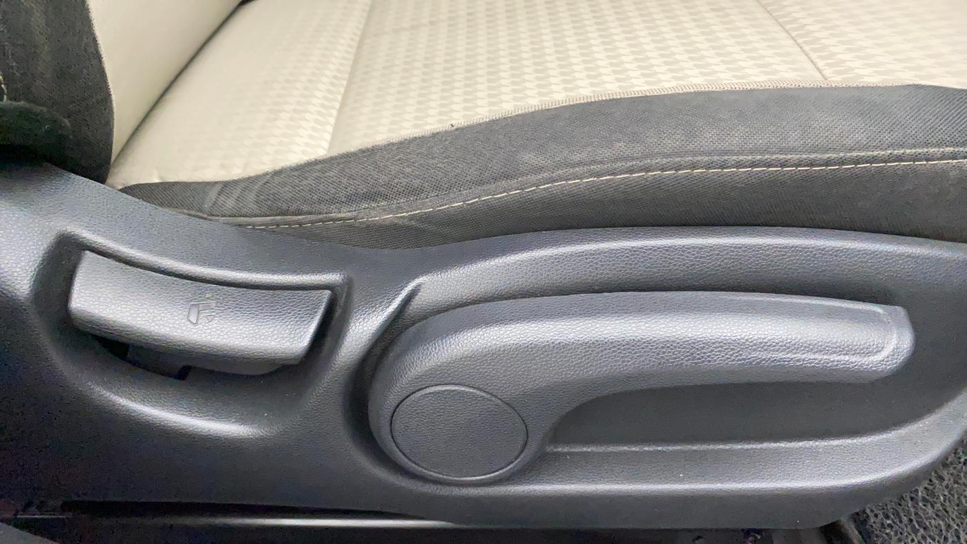 2019 Hyundai Elite i20 ASTA (O) CVT, Petrol, Automatic, 34,035 km, Driver Side Adjustment Panel