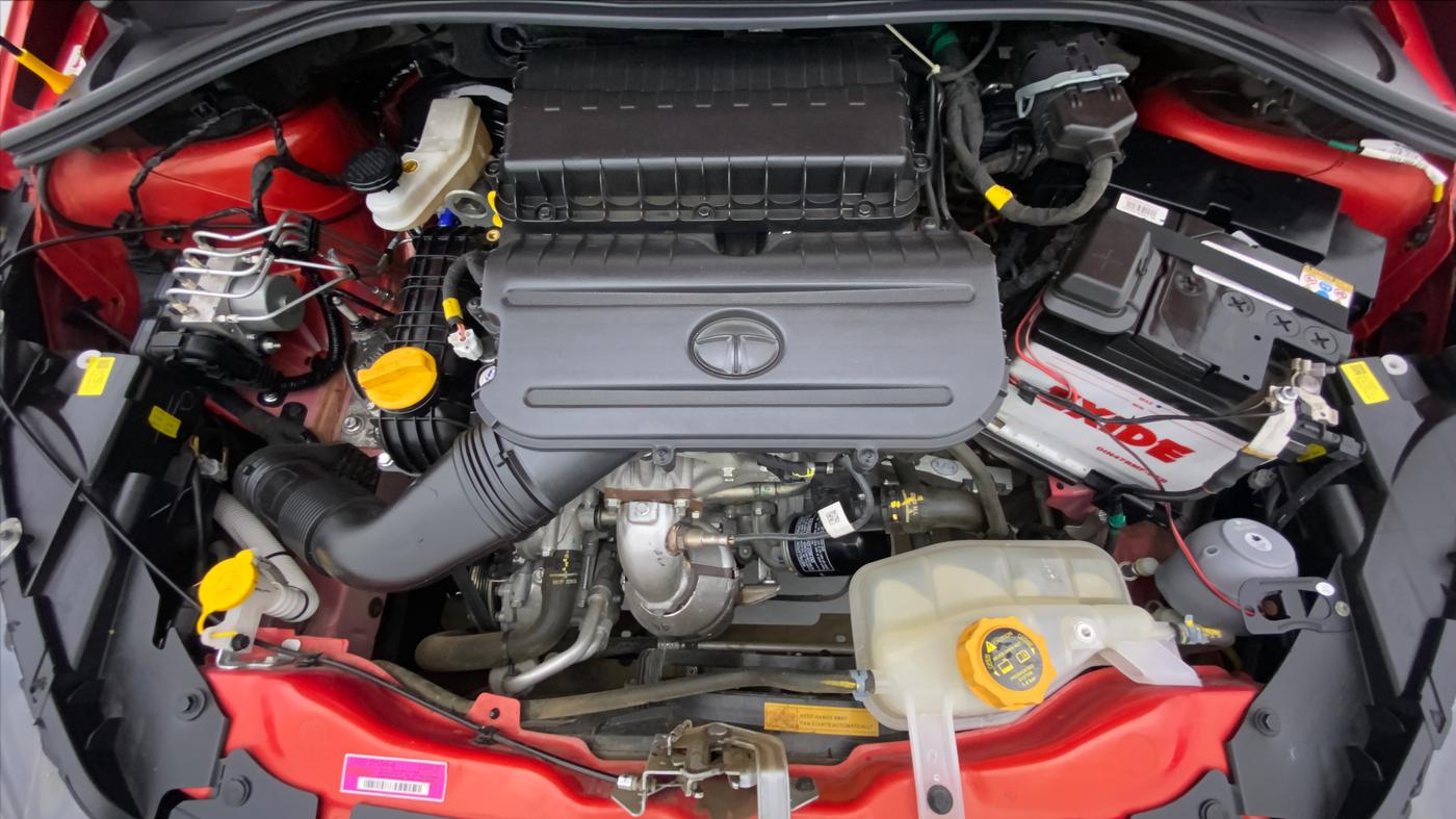 2021 Tata Tiago XE 1.2 REVOTRON, Petrol, Manual, 9,789 km, Open Bonet