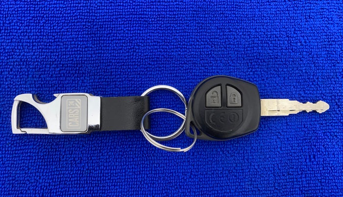 2017 Maruti Dzire VXI, Petrol, Manual, 9,915 km, Key Close Up