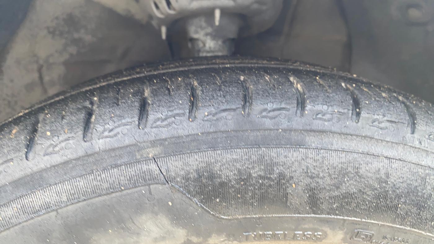 2023 Hyundai AURA SX 1.2, Petrol, Manual, 68,121 km, Right Front Tyre Tread