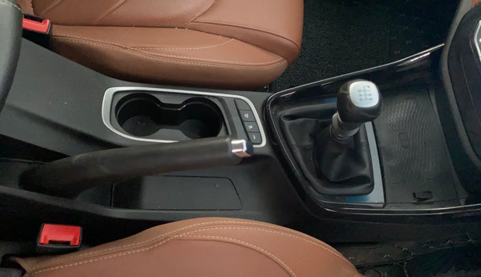 2021 MG HECTOR PLUS SHARP 2.0 DIESEL TURBO MT 6-STR, Diesel, Manual, 51,381 km, Gear Lever