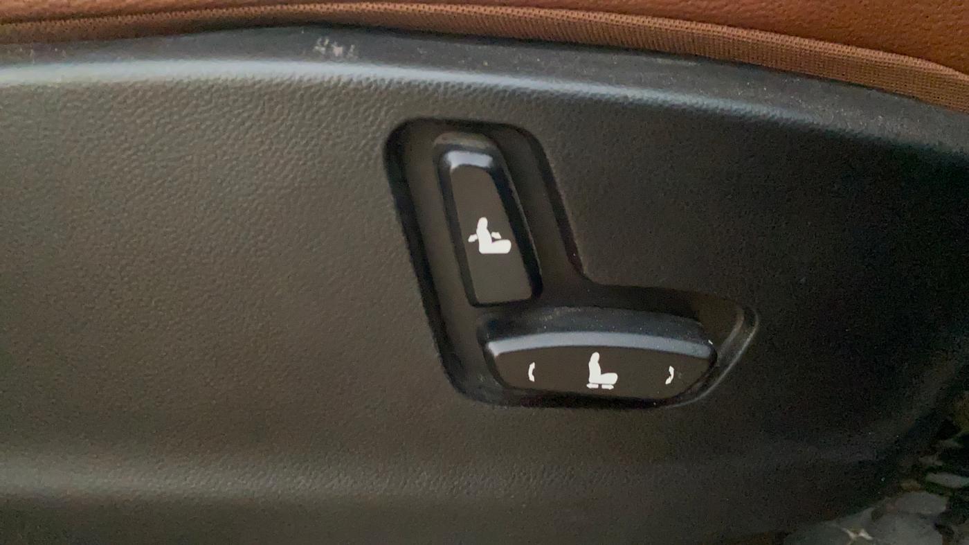 2021 MG HECTOR PLUS SHARP 2.0 DIESEL TURBO MT 6-STR, Diesel, Manual, 51,464 km, Driver Side Adjustment Panel