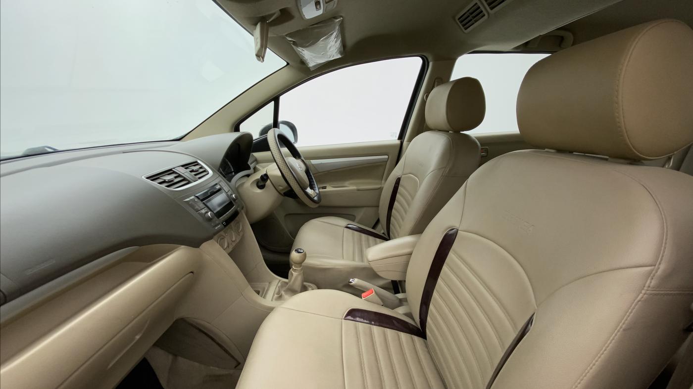 2017 Maruti Ertiga VXI ABS, Petrol, Manual, 68,104 km, Right Side Front Door Cabin