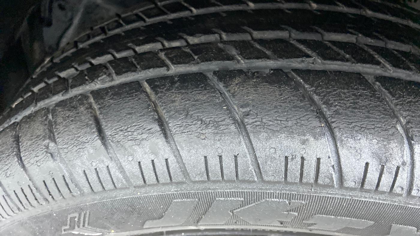 2017 Maruti Ertiga VXI ABS, Petrol, Manual, 68,104 km, Left Front Tyre Tread
