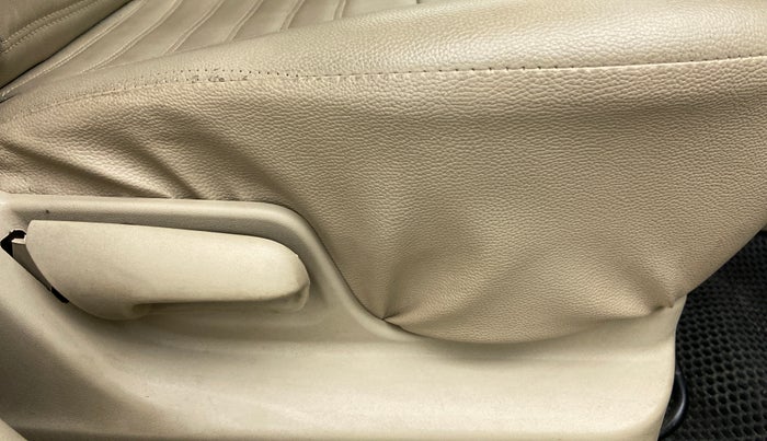 2017 Maruti Ertiga VXI ABS, Petrol, Manual, 68,104 km, Driver Side Adjustment Panel