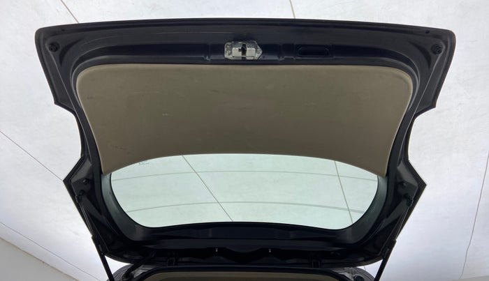 2017 Maruti Ertiga VXI ABS, Petrol, Manual, 68,104 km, Boot Door Open