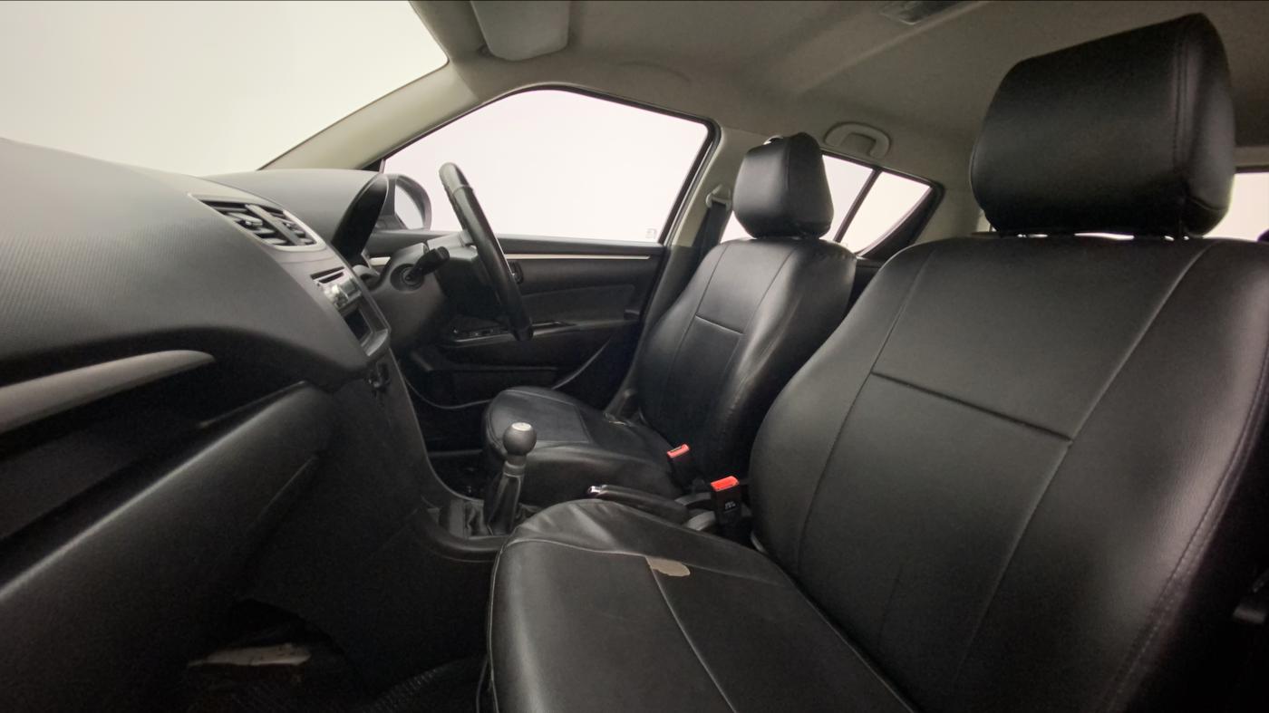 2013 Maruti Swift VXI, Petrol, Manual, 77,076 km, Right Side Front Door Cabin