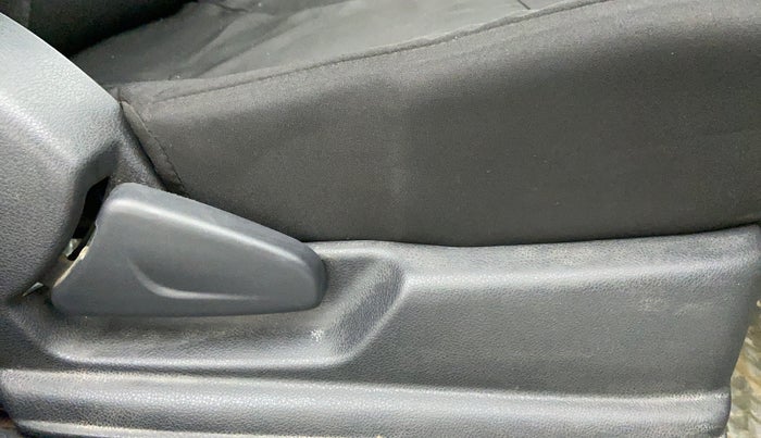 2016 Renault Kwid RXL, Petrol, Manual, 31,232 km, Driver Side Adjustment Panel