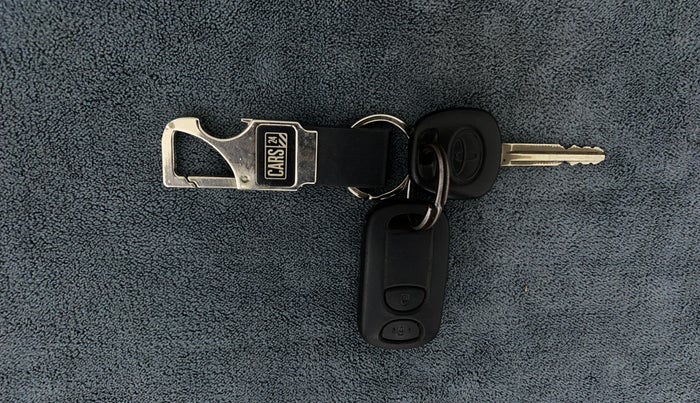 2013 Toyota Etios Liva G, Petrol, Manual, 51,778 km, Key Close Up