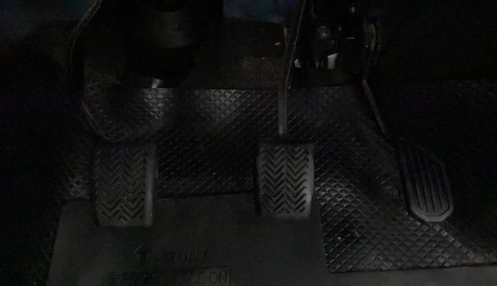 2013 Toyota Etios Liva G, Petrol, Manual, 51,778 km, Pedals