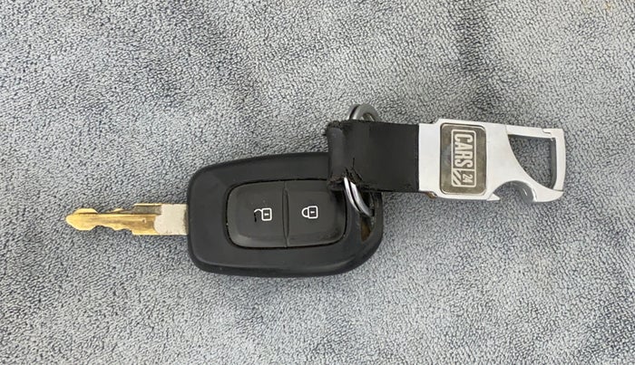 2015 Renault Kwid RXT, Petrol, Manual, 33,693 km, Key Close Up