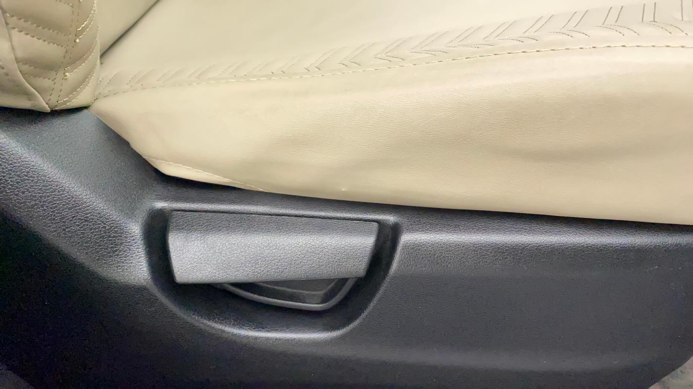 2019 Hyundai NEW SANTRO SPORTZ AMT, Petrol, Automatic, 31,538 km, Driver Side Adjustment Panel