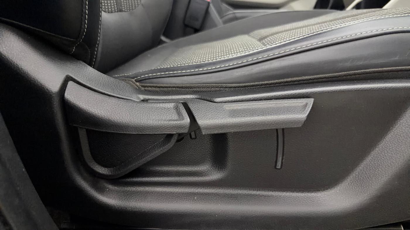 2023 KIA CARENS PRESTIGE 1.5 PETROL 7 STR, Petrol, Manual, 52,748 km, Driver Side Adjustment Panel