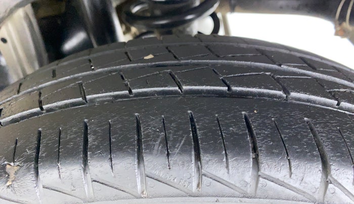 2021 Maruti Alto LXI CNG, CNG, Manual, 30,310 km, Left Rear Tyre Tread