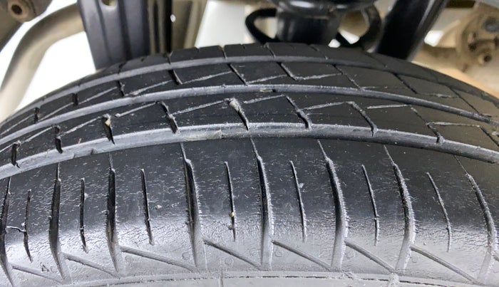 2021 Maruti Alto LXI CNG, CNG, Manual, 30,310 km, Right Rear Tyre Tread