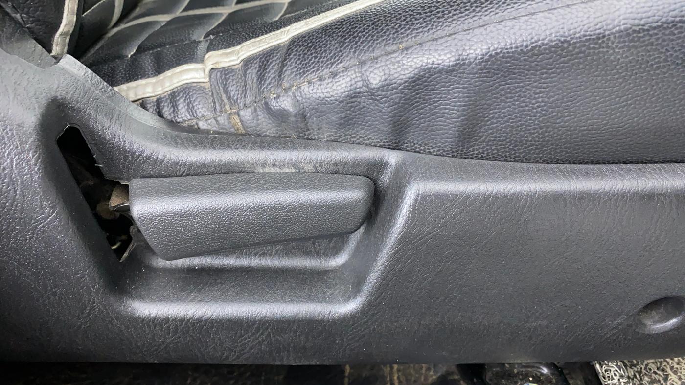 2021 Maruti Alto LXI CNG, CNG, Manual, 30,310 km, Driver Side Adjustment Panel