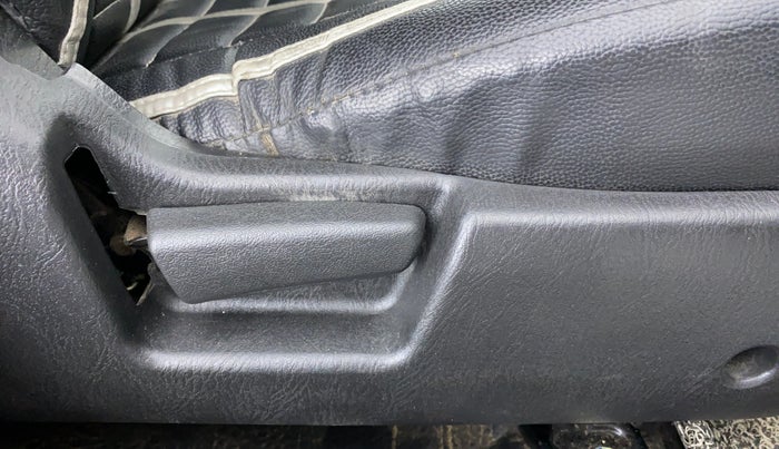 2021 Maruti Alto LXI CNG, CNG, Manual, 30,310 km, Driver Side Adjustment Panel