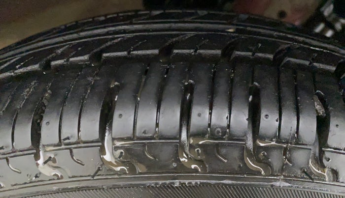 2019 Renault Kwid RXT Opt, Petrol, Manual, 8,638 km, Right Rear Tyre Tread
