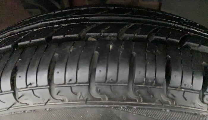 2019 Renault Kwid RXT Opt, Petrol, Manual, 8,638 km, Right Front Tyre Tread