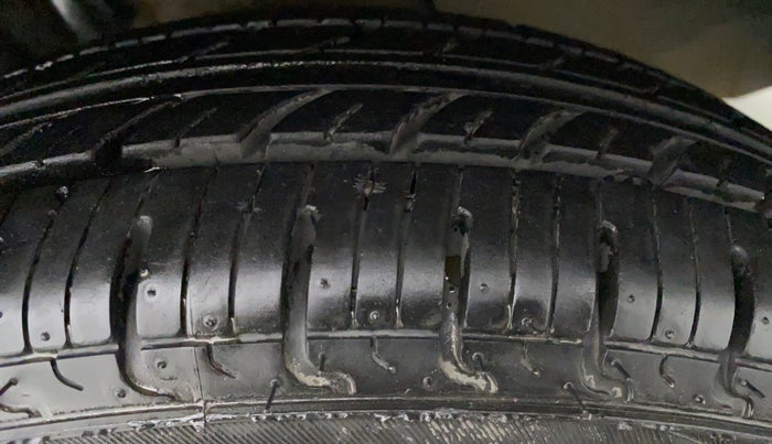 2019 Renault Kwid RXT Opt, Petrol, Manual, 8,638 km, Left Front Tyre Tread