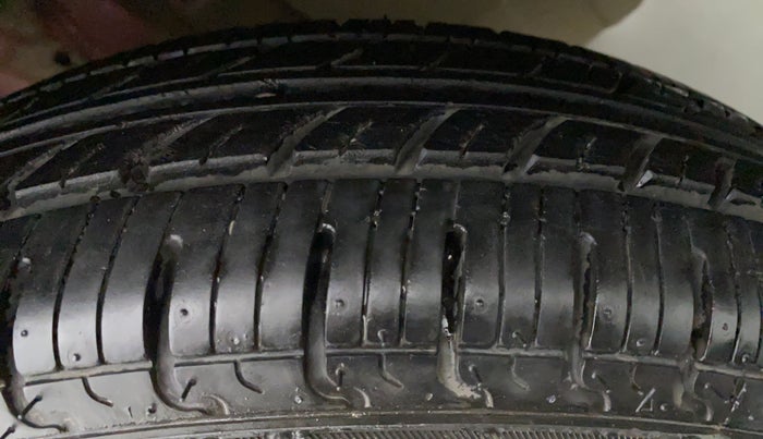 2019 Renault Kwid RXT Opt, Petrol, Manual, 8,638 km, Left Rear Tyre Tread