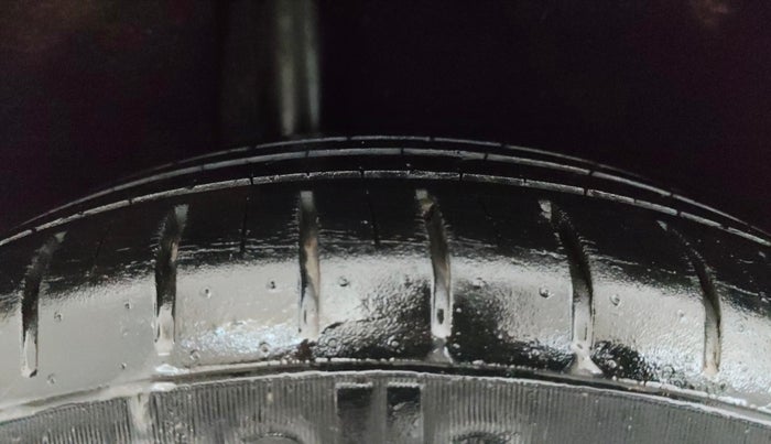 2021 Maruti Baleno ZETA PETROL 1.2, Petrol, Manual, 62,732 km, Right Rear Tyre Tread