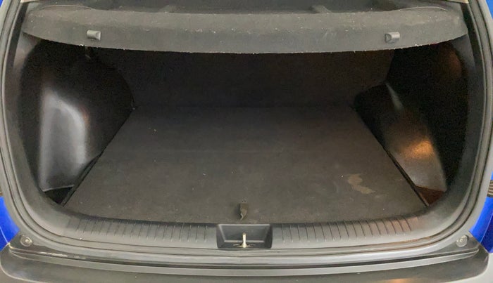 2018 Hyundai Creta SX (O) 1.6 PETROL, Petrol, Manual, 56,934 km, Boot Inside