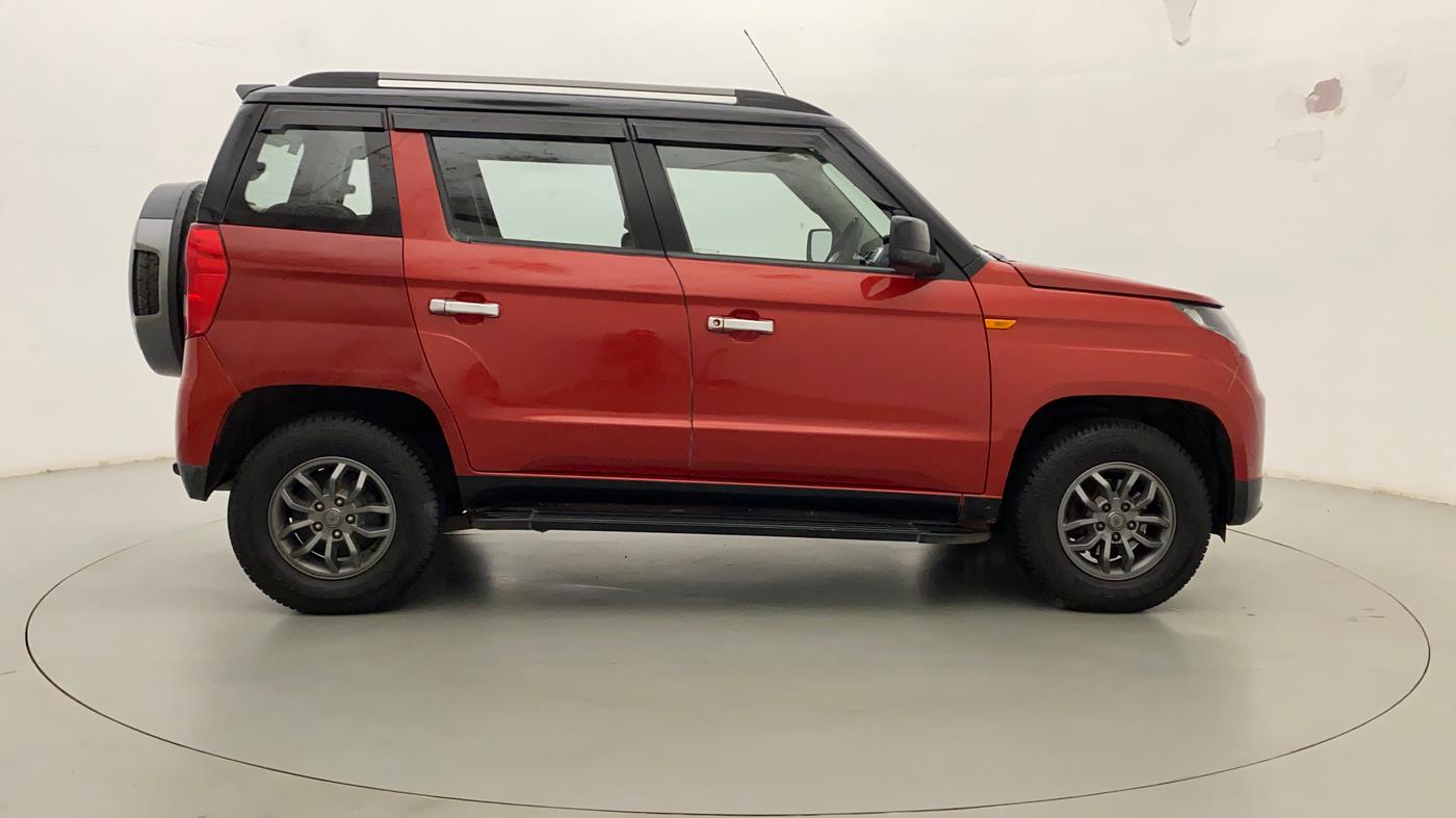 2018 Mahindra TUV300 T10 AMT DUAL TONE, Diesel, Automatic, 56,659 km, Right Side