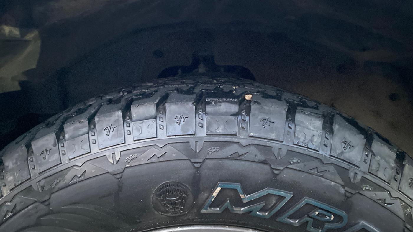 2022 Mahindra Thar LX PETROL HT 4WD AT, Petrol, Automatic, 51,615 km, Left Front Tyre Tread