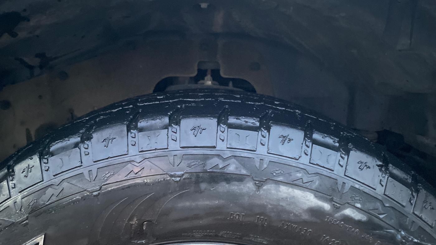 2022 Mahindra Thar LX PETROL HT 4WD AT, Petrol, Automatic, 51,615 km, Right Front Tyre Tread