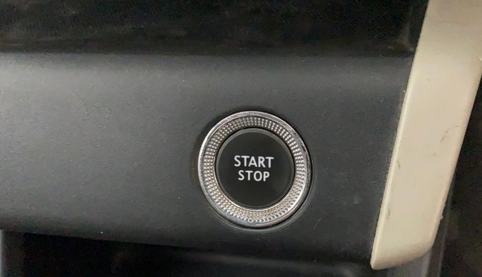 2019 Renault TRIBER RXZ, Petrol, Manual, 81,825 km, Keyless Start/ Stop Button