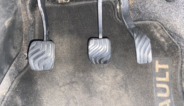 2019 Renault TRIBER RXZ, Petrol, Manual, 81,825 km, Pedals