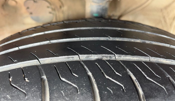 2018 Hyundai Creta SX PLUS 1.6 DIESEL, Diesel, Manual, 1,36,104 km, Left Front Tyre Tread