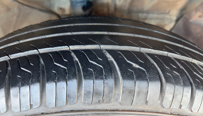 2018 Hyundai Creta SX PLUS 1.6 DIESEL, Diesel, Manual, 1,36,104 km, Right Front Tyre Tread