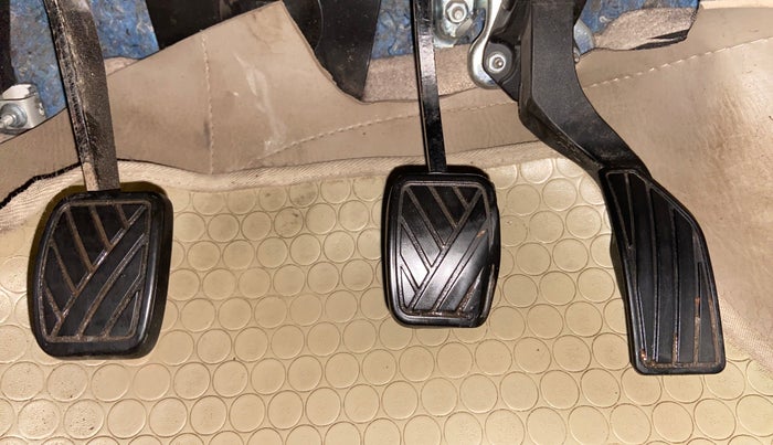 2013 Maruti Swift Dzire VXI, Petrol, Manual, 68,940 km, Pedals