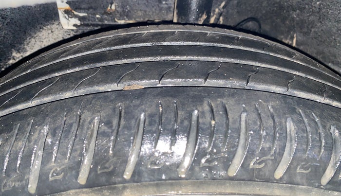 2023 Hyundai VENUE SX 1.5 CRDI, Diesel, Manual, 34,622 km, Left Front Tyre Tread